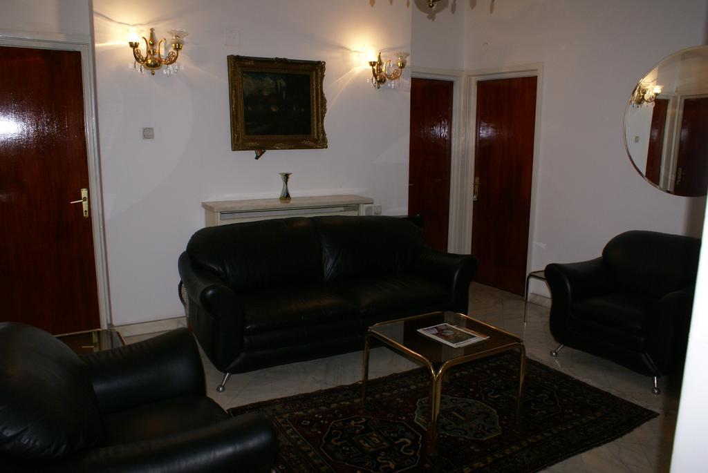Pensiunea Helvetia Bucarest Extérieur photo