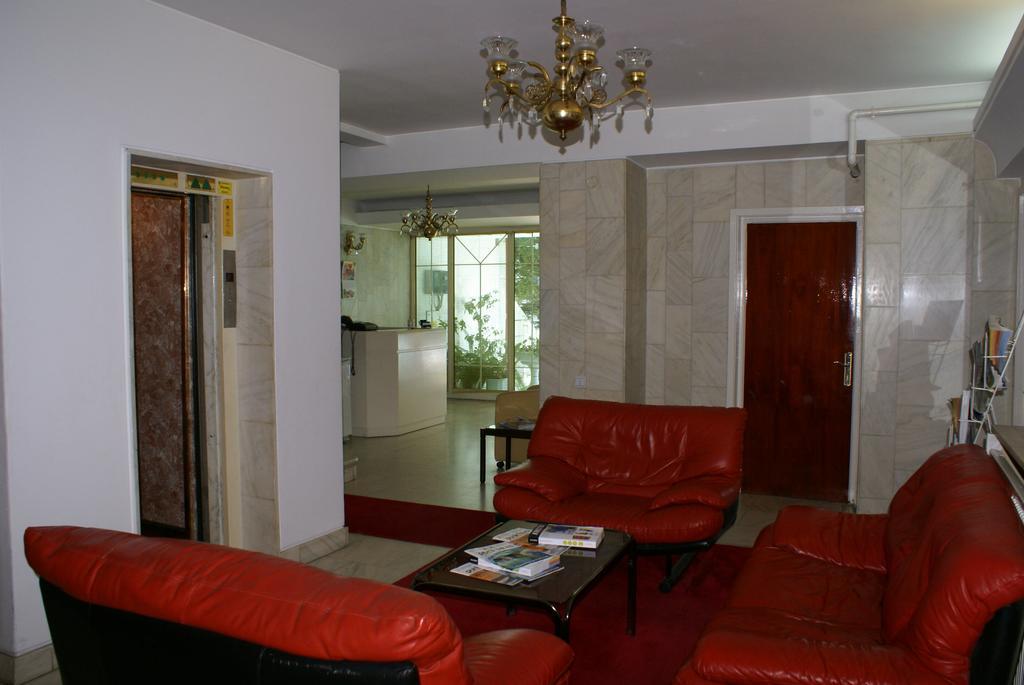 Pensiunea Helvetia Bucarest Extérieur photo