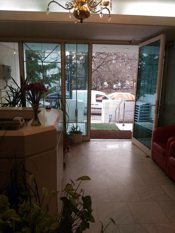 Pensiunea Helvetia Bucarest Extérieur photo