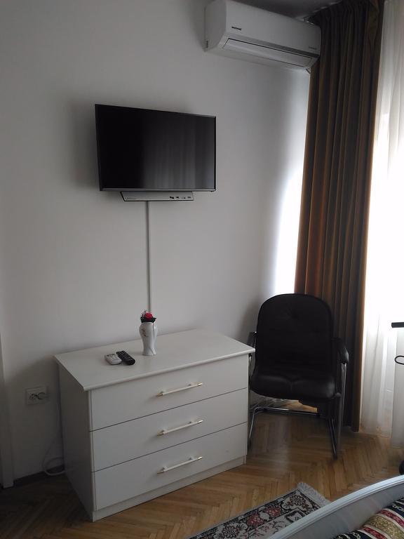Pensiunea Helvetia Bucarest Extérieur photo